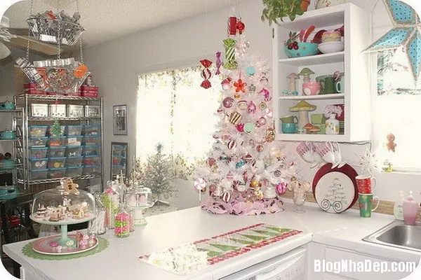 89d675645a21c859a175e5916feee7aa1 Trang trí căn bếp rộn ràng không khí Giáng Sinh