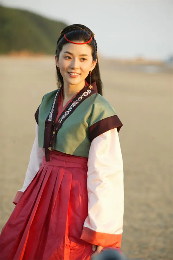 10 bộ phim làm nên tên tuổi của hoa hậu Hàn Quốc Lee Bo Young