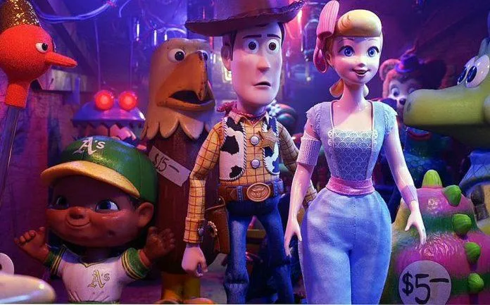 6 năm chuẩn bị, vì sao Frozen 2 vẫn “mất trắng” Oscar vào tay Toy Story 4?