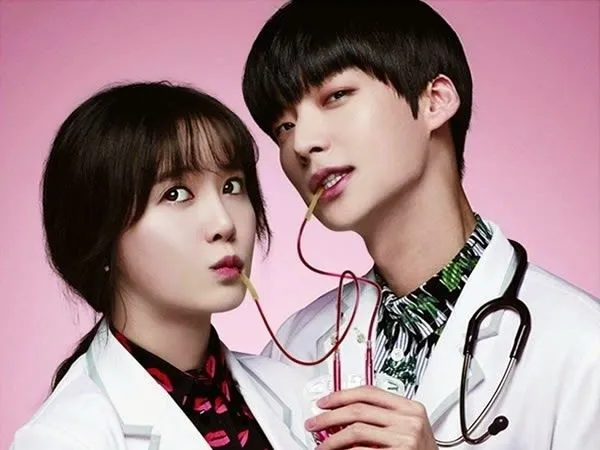 “Bác sĩ ma cà rồng” – bộ phim “mai mối” của Ahn Jae Huyn và Goo Hye Soo