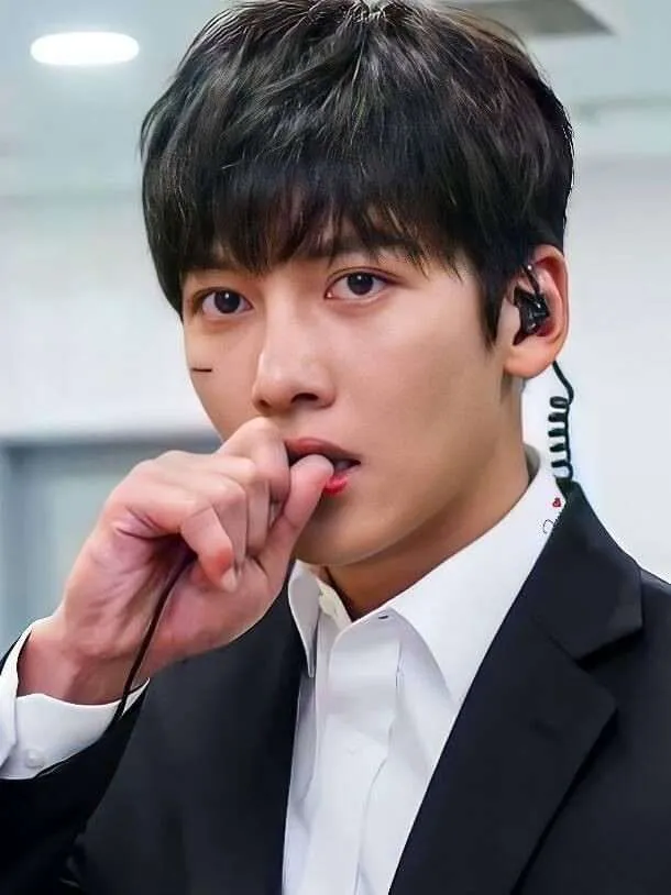 Bạn đã xem hết 10 bộ phim siêu hay này của nam thần Ji Chang Wook?