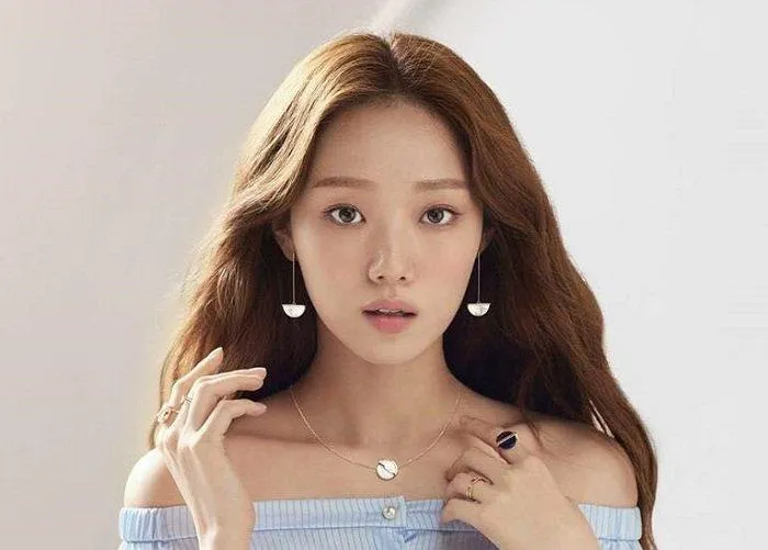 “Cậu cả” Penhouse sánh đôi cùng “tiên nữ cử tạ” Lee Sung Kyung trong phim mới