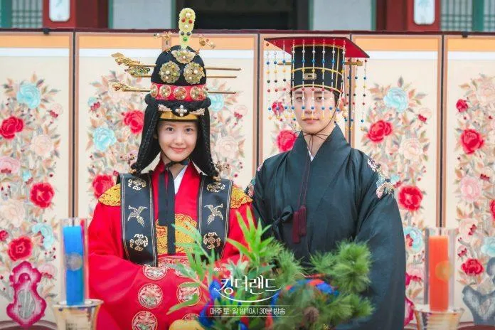 King The Land: 7 khoảnh khắc lãng mạn nhất của cặp đôi Gu Won và Choeng Sa Rang