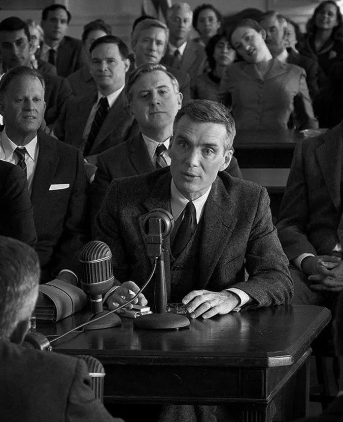 Oppenheimer và 7 điểm nhấn “chấn động” mà Christopher Nolan làm trong phim
