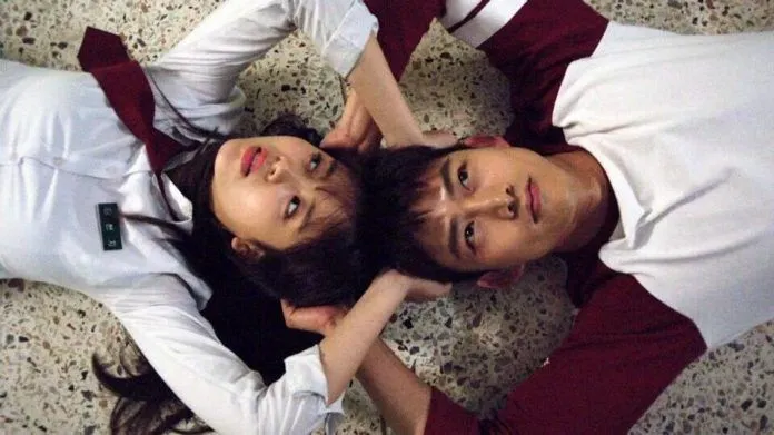 Phim mới của Kim So Hyun tung ảnh đầy ma mị