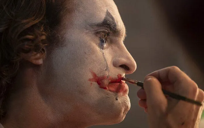 Review Joker 2019: Cái ác của “Gã Hề” có xứng đáng đưa lên màn ảnh rộng?