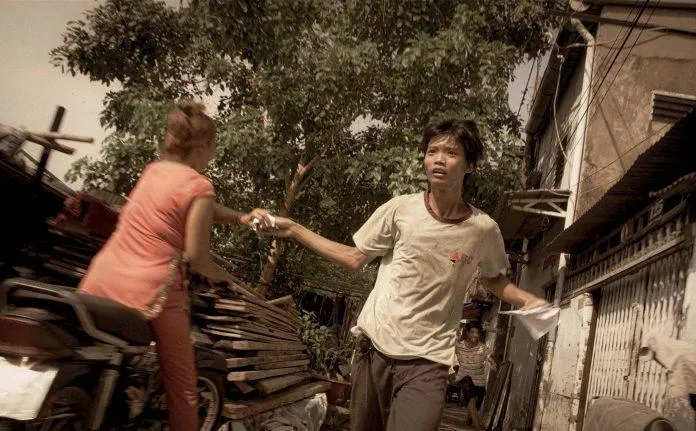 Review Ròm: Giải mã những biểu tượng ẩn dụ của đạo diễn Trần Thanh Huy