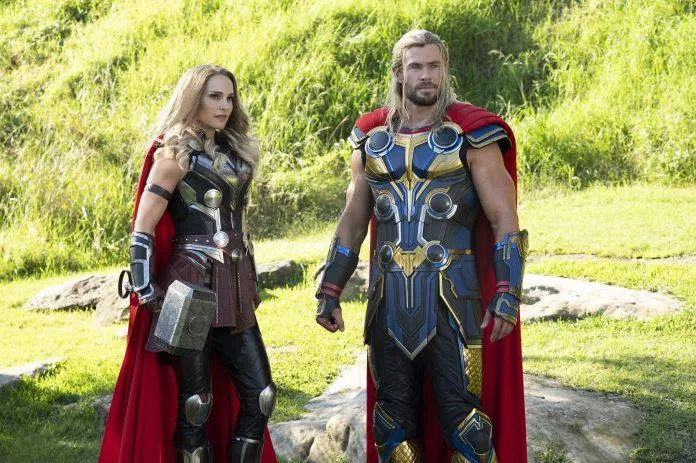 Review Thor 4: Love And Thunder: Điều gì khiến fans nô nức ra rạp coi phim?