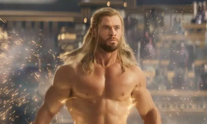 Review Thor 4: Love And Thunder: Điều gì khiến fans nô nức ra rạp coi phim?