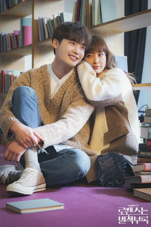 Romance Is A Bonus Book: Lee Jong Suk và Lee Na Young bật mí những cảnh quay ấn tượng nhất