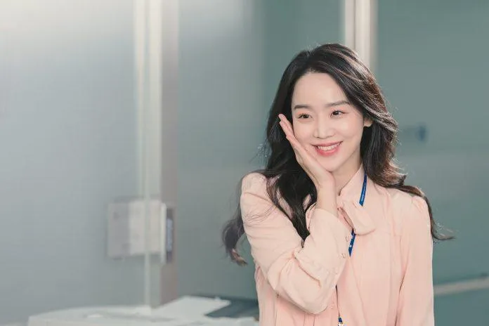 Shin Hye Sun: Từ Mỹ Nhân Yếu Đuối Đến Đả Nữ Trên Màn Ảnh Trong Phim Cô Giáo Em Là Số 1