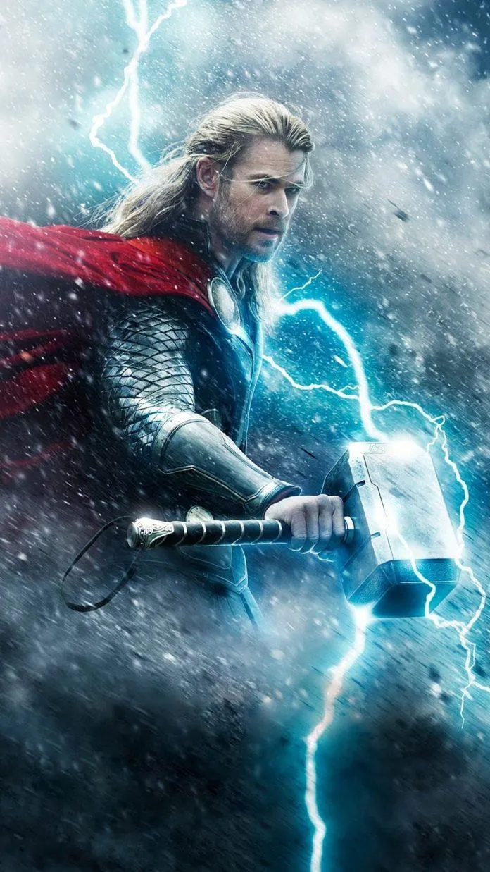 Stormbreaker và Mjolnir: Đâu là vũ khí mạnh nhất của thần sấm Thor?